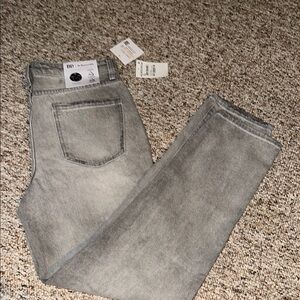 High Rise Mom Gray Ripped Jeans NWT